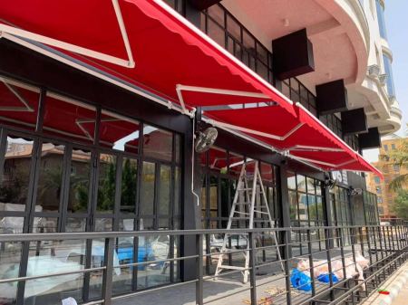 مظلات كافيهات ومقاهي ومطاعم خارجية متحركة كهربائية بأفضل الأسعار